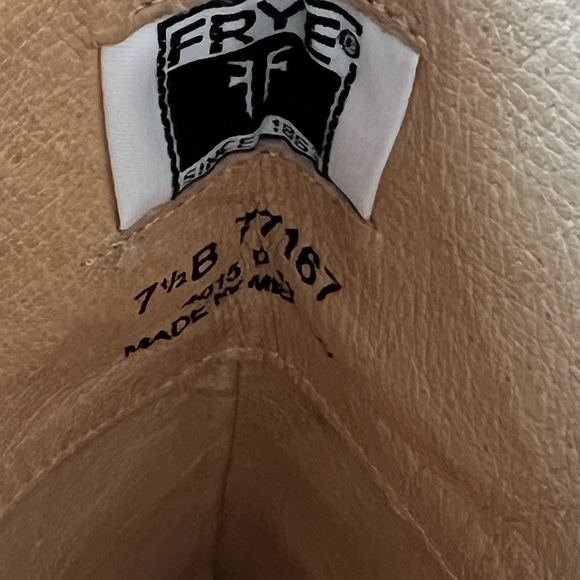 Frye -Melissa Button boots. Size 7.5. - Picture 6 of 6